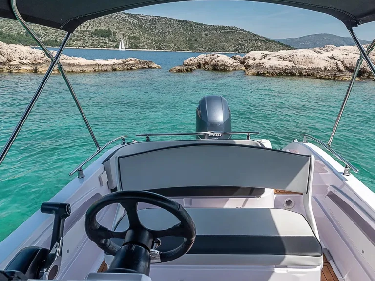 Wynajem łodzi  Shadow 22 w Trogir na SamBoat 