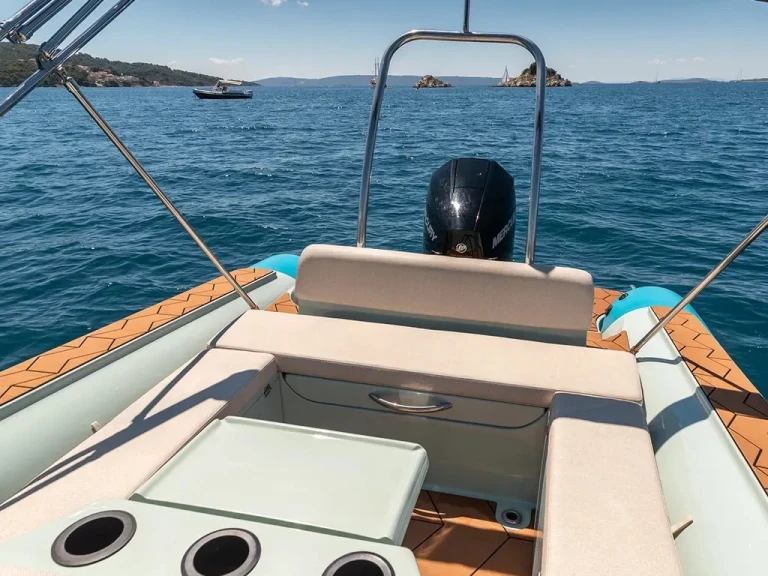 Wynajem łodzi  Bura 8.0 w Trogir na SamBoat 