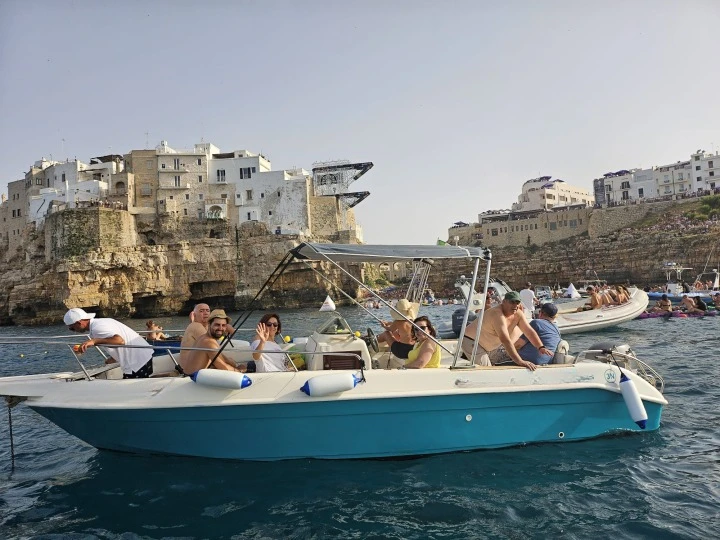Wynajem łodzi Polignano a Mare tanio Eden 22