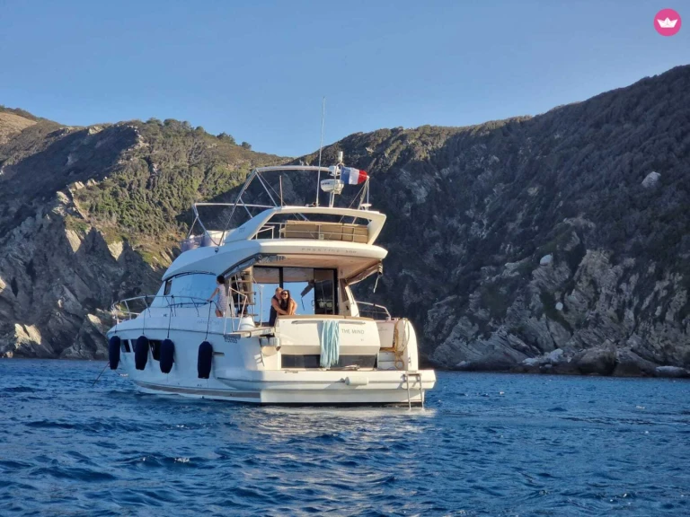Wynajmij Jeanneau Prestige 500 Fly w Vieux Port Golfe-Juan