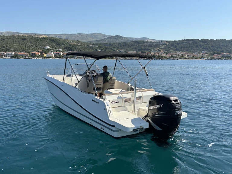 Wynajem Motorówka Quicksilver z patentem 