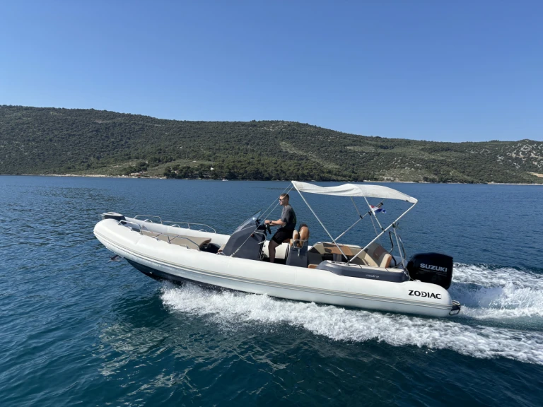 Wynajmij Zodiac Medline 7.5 w Trogir