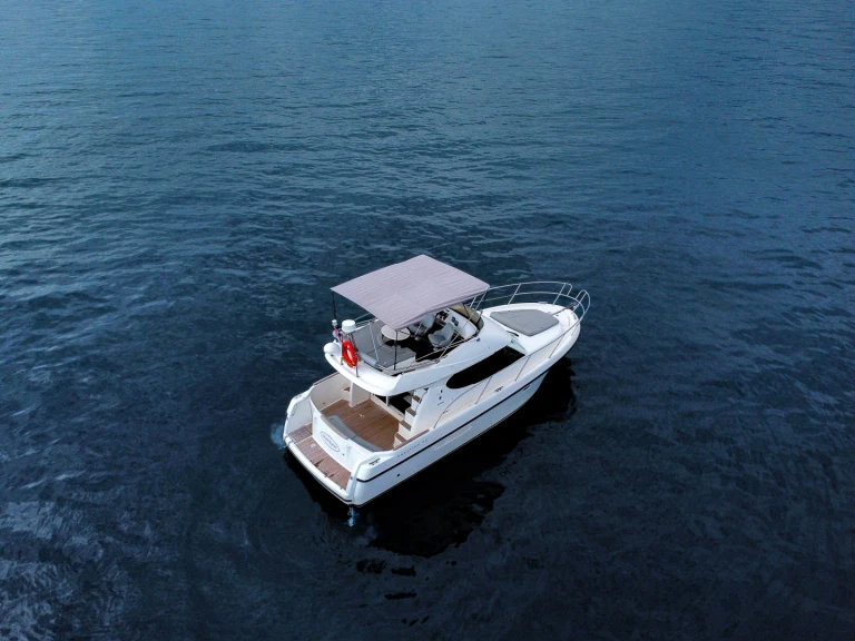 Wynajem łodzi Jeanneau Prestige 32 Fly w Split Port na SamBoat 