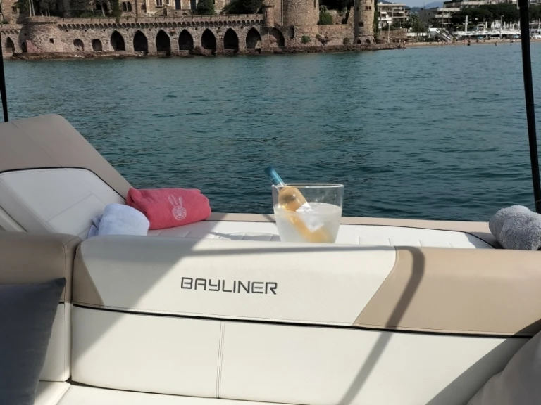 Wynajem łodzi Mandelieu-la-Napoule tanio Bayliner 742 Cuddy