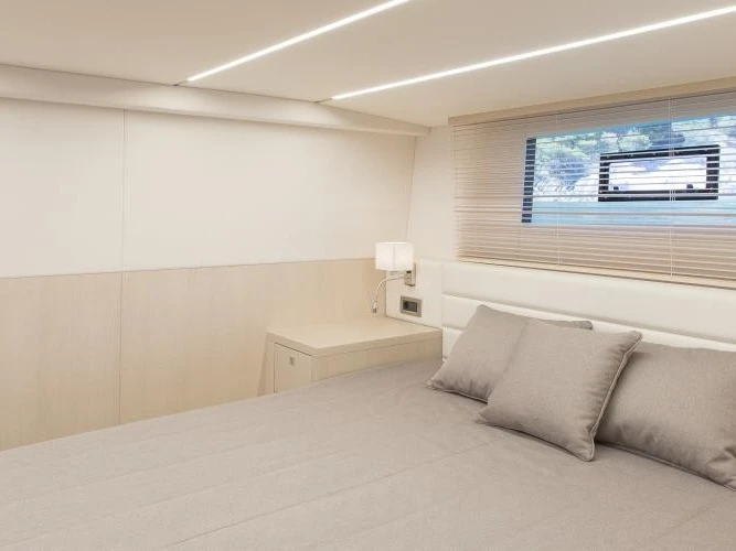 MED YACHT  Med Yacht 52 między profesjonalistami a osobami prywatnymi w Cogolin