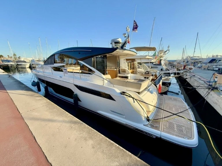 Wynajmij Luksusowy jacht z lub bez skippera Fairline w Port Grimaud