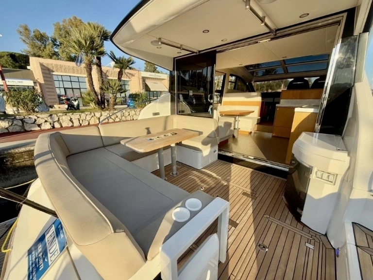 Wynajmij Luksusowy jacht z lub bez skippera Fairline w Port Grimaud