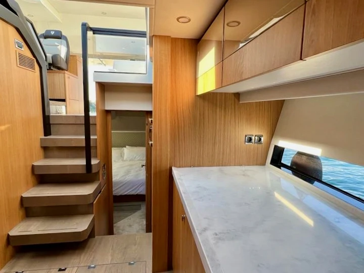 Wynajem Luksusowy jacht Fairline z patentem 