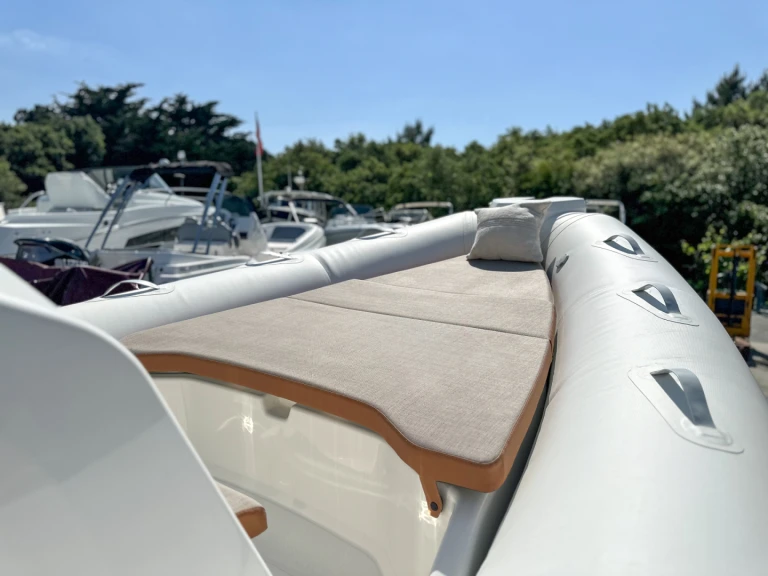 Wynajmij Zodiac Medline 7.5 w La Flotte