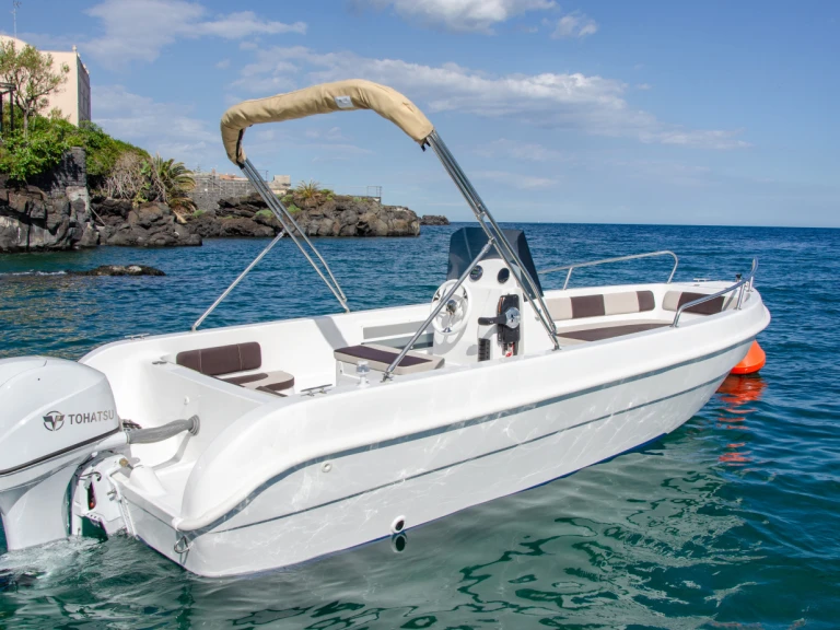 Wynajmij cosiver Charro 555 w Catania