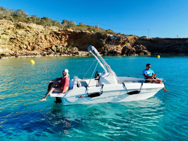 Wynajmij Remus Remus 450 open w Sant Antoni de Portmany