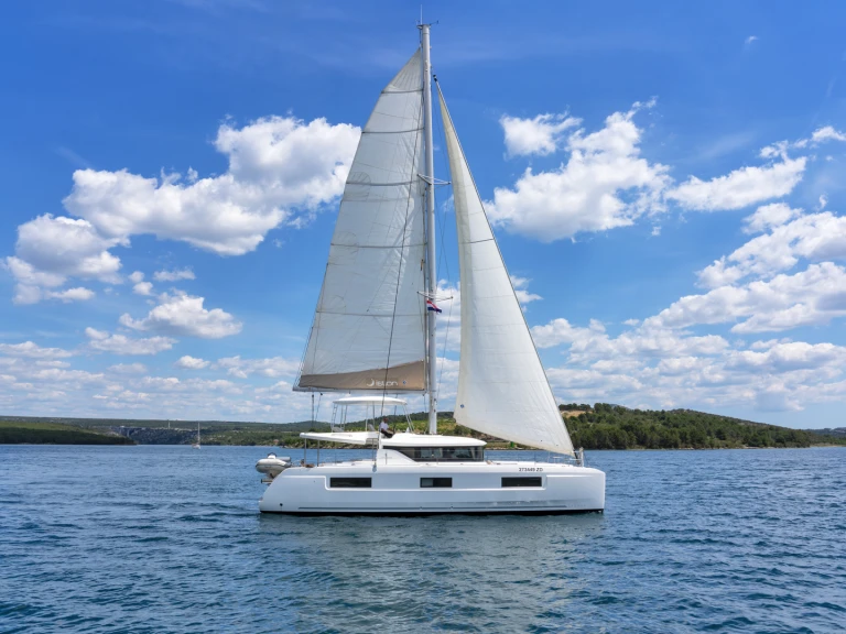 Wynajmij Lagoon Lagoon 46 w Skradin