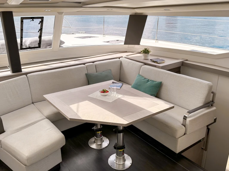 Wynajmij Fountaine Pajot Tanna 47 w Marmaris