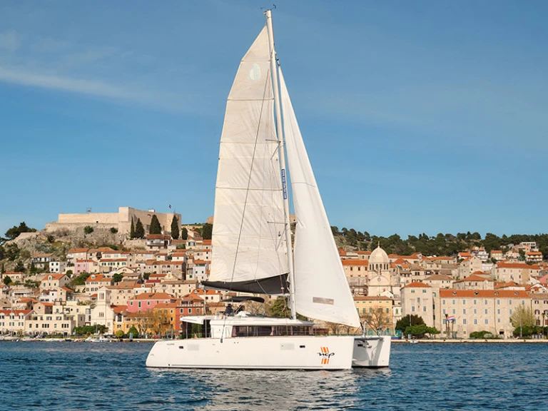Wynajmij Lagoon Lagoon 450 w Sibenik