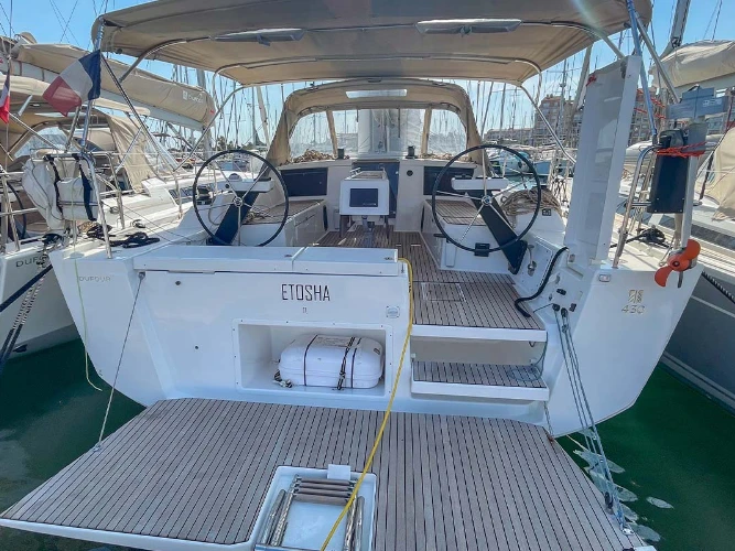 Wynajem Żaglowiec w Hyeres - Dufour Dufour 430