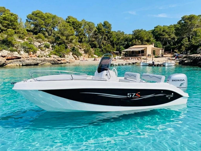 Wynajem Motorówka Trimarchi z patentem 