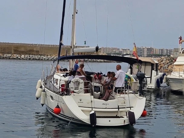 Jeanneau Sun Odyssey 39i Performance między profesjonalistami a osobami prywatnymi w Hiszpania