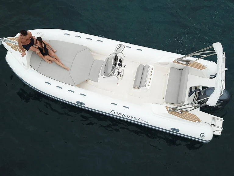 Wynajem w Le Lavandou- Capelli Tempest 700 Open na SamBoat