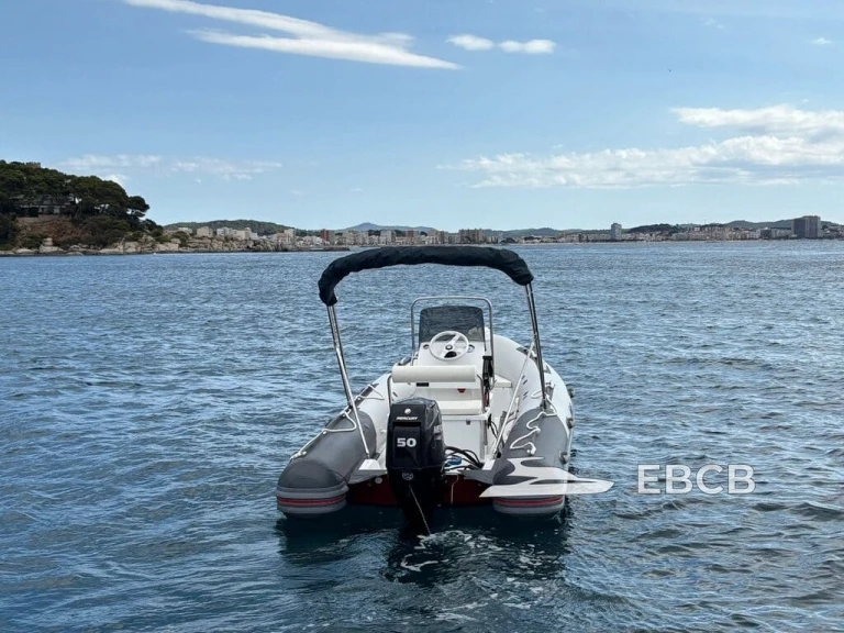 Wynajem łodzi Palamos tanio Aura 520