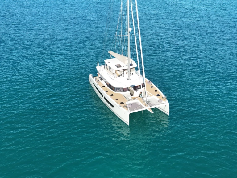 Wynajmij Katamaran z lub bez skippera Fountaine Pajot w Neapol
