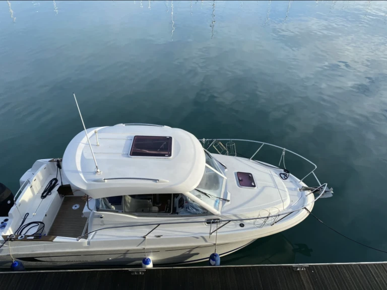 Wynajmij Bénéteau Antares 750 HB w Dún Laoghaire-Rathdown