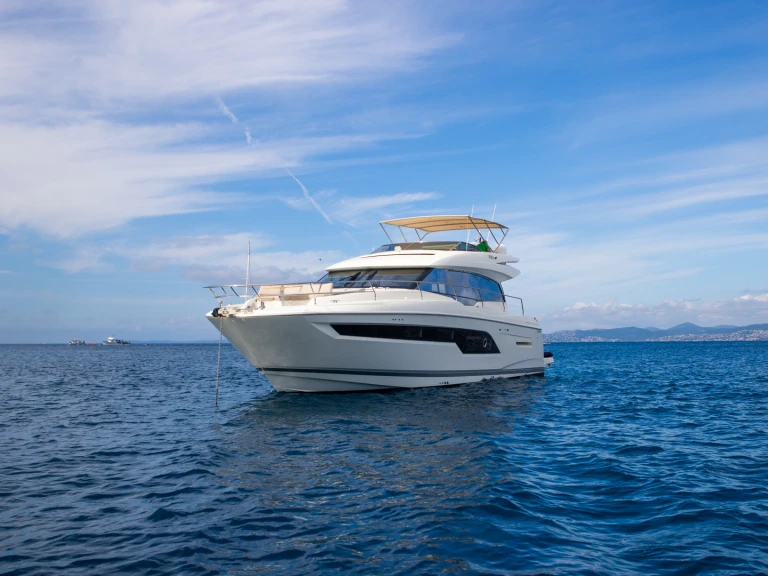 Wynajmij Luksusowy jacht z lub bez skippera Prestige Yachts w Saint-Raphael