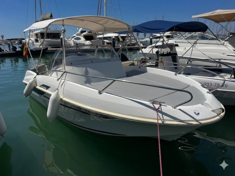 Zodiac Medline 2  między profesjonalistami a osobami prywatnymi w Sitges
