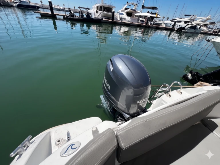 Wynajem Łódż półsztywna w Sitges - Zodiac Medline 2 