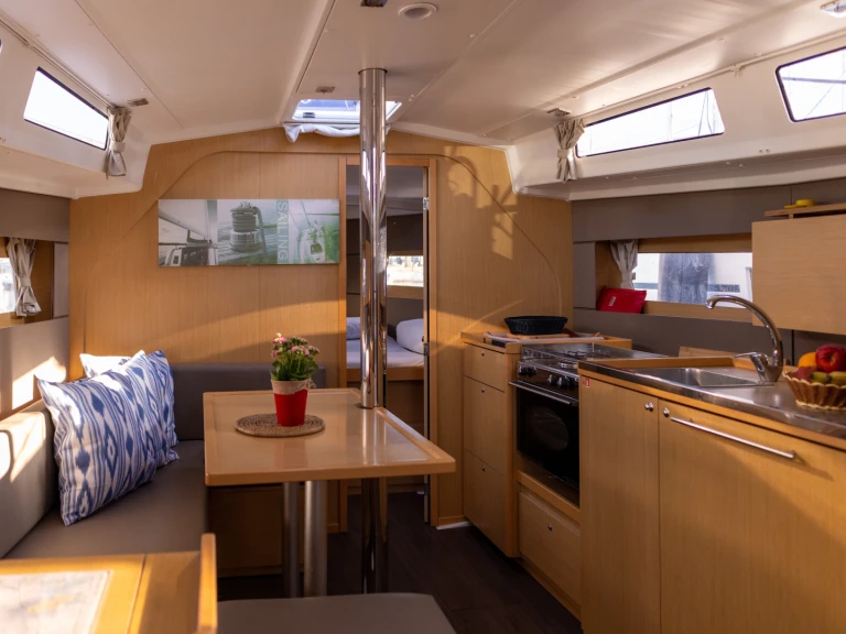 Wynajem w Port de Pollenca- Bénéteau Oceanis 38 na SamBoat