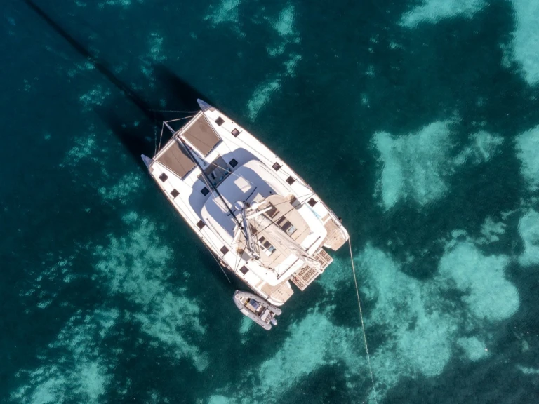 Wynajmij Katamaran z lub bez skippera Lagoon w Olbia Port