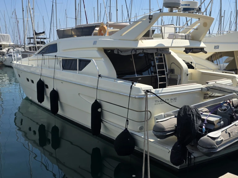 Wynajem Luksusowy jacht Ferretti z patentem 
