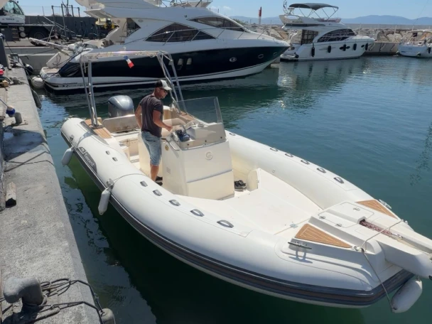 Wynajmij Łódż półsztywna z lub bez skippera Capelli w Port Fréjus