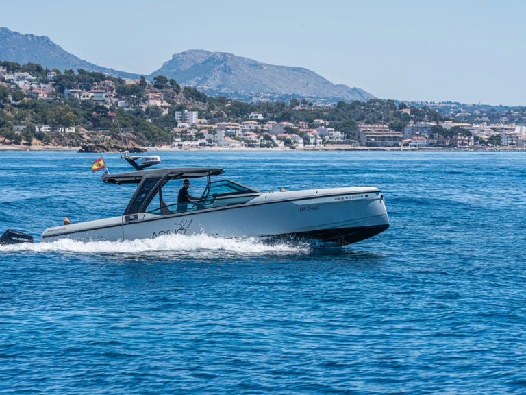 Italboats saxdor 320GTO między profesjonalistami a osobami prywatnymi w Altea