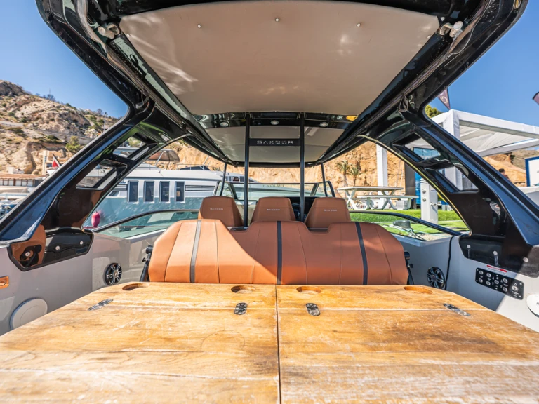Wynajem Motorówka w Altea - Italboats saxdor 320GTO