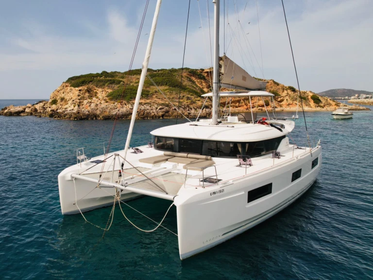 Wynajmij Katamaran z lub bez skippera Lagoon w Saint George's