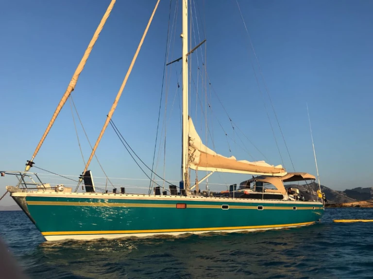 Dufour Dynamique 62 między profesjonalistami a osobami prywatnymi w Paros (wyspa)