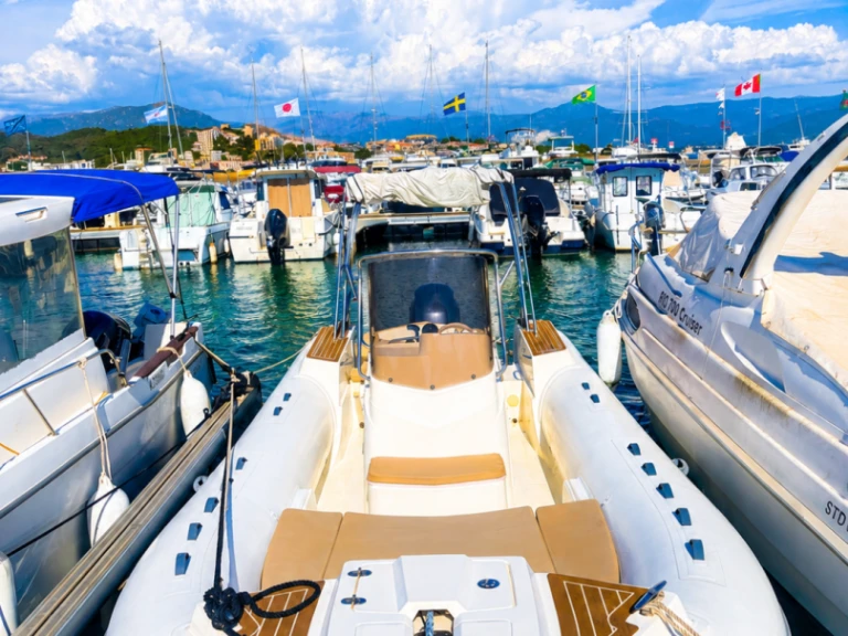 Wynajem łodzi Ajaccio tanio Tempest 700