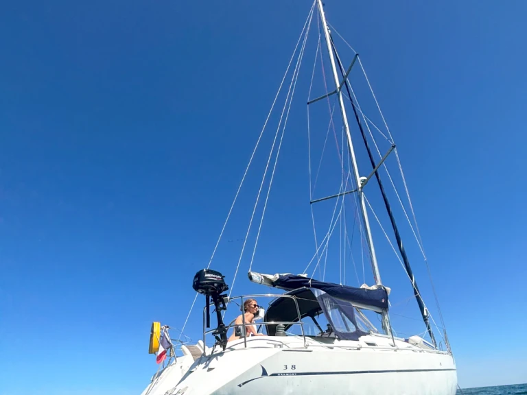 Poncin Yachts Harmony 38 między profesjonalistami a osobami prywatnymi w Saint-Malo