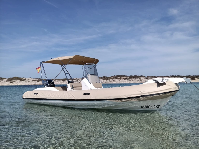 Wynajmij Łódż półsztywna z lub bez skippera Capelli w Marina Formentera