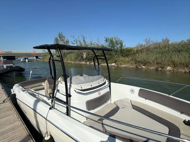 Wynajmij Motorówka z lub bez skippera Jeanneau w Carnon-Plage