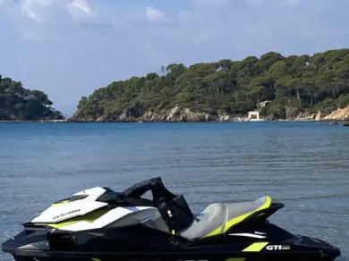 Wynajem łodzi La Londe-les-Maures tanio GTI 130