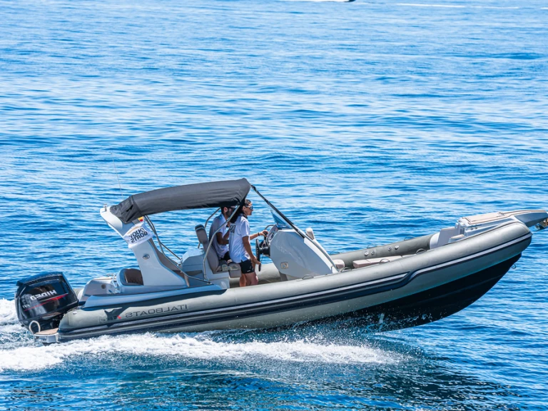Wynajem Łódż półsztywna Italboats z patentem 