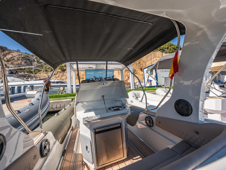 Italboats STINGHER 22GT między profesjonalistami a osobami prywatnymi w Altea
