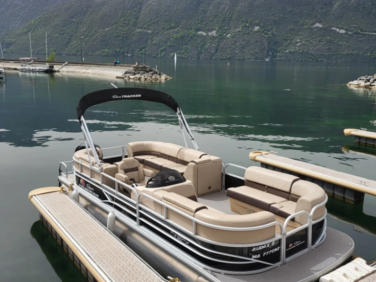 Wynajem łodzi Tracker Marine LLC Sun Tracker Party Barge 22 w Aix-les-Bains na SamBoat 