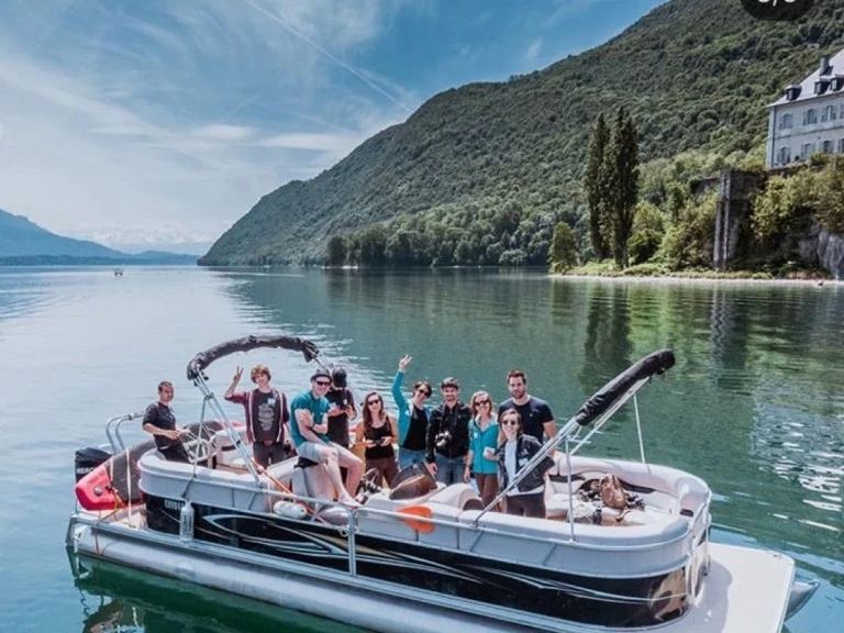 Wynajmij Motorówka z lub bez skippera Smoker Craft Inc w Aix-les-Bains