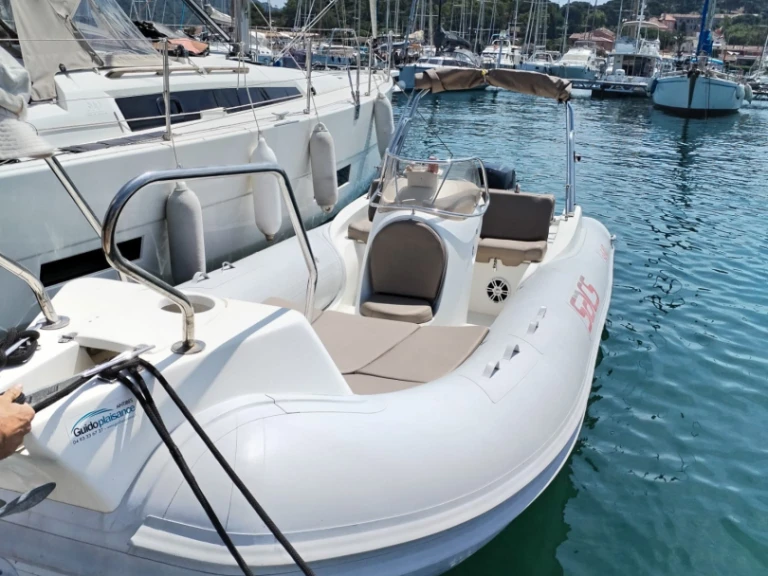 Wynajem w Les Salins d'Hyères- Sacs Sacs S 640 na SamBoat