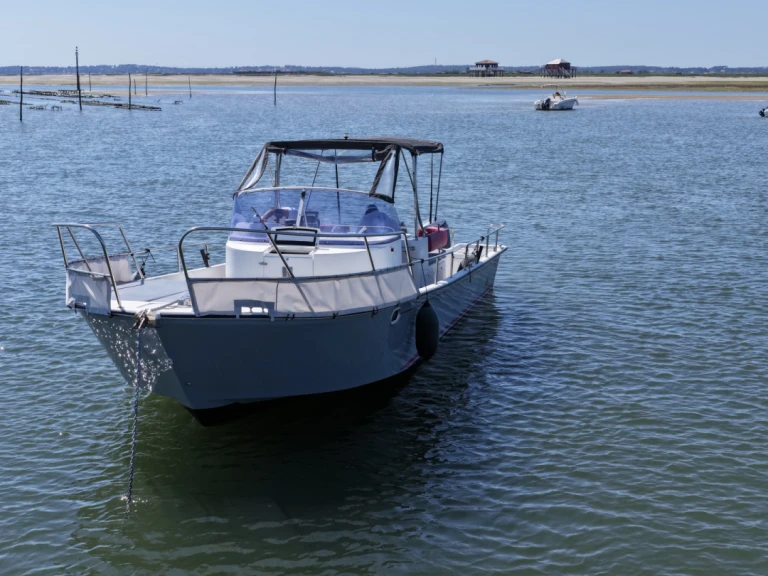 Wynajmij Motorówka z lub bez skippera Beacher w Arcachon