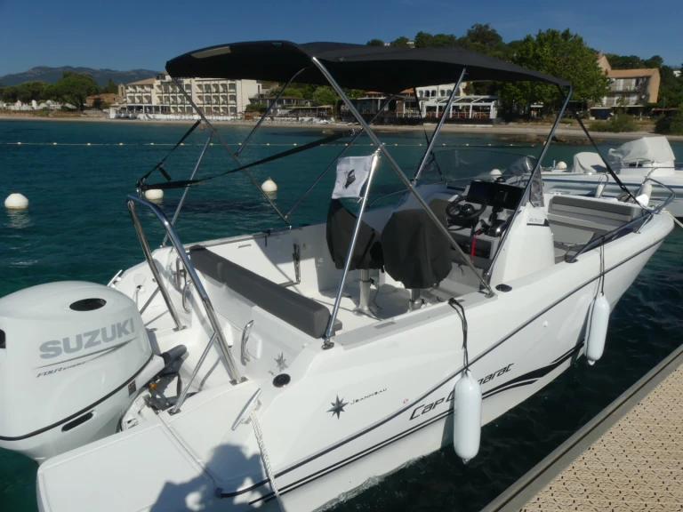Wynajmij Jeanneau Cap Camarat 6.5 CC Serie 3 w Porto-Vecchio