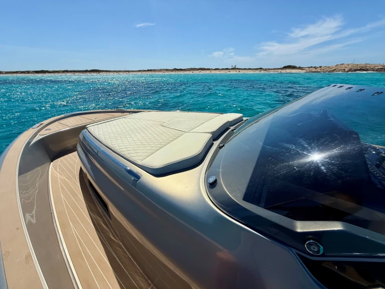 Wynajem Motorówka Solaris Power z patentem 