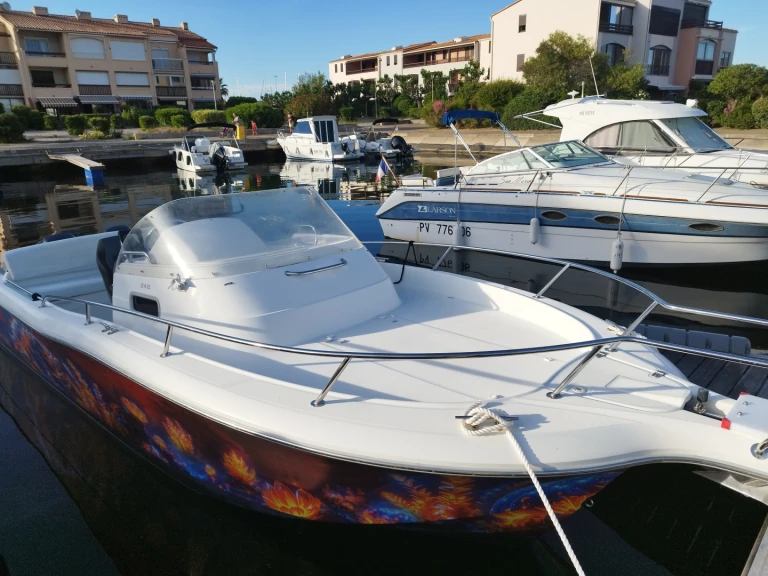 Wynajem łodzi Saint-Cyprien tanio White Shark 248